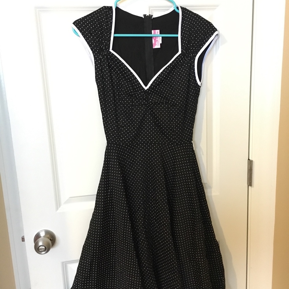 Pin up girl black & white heidi